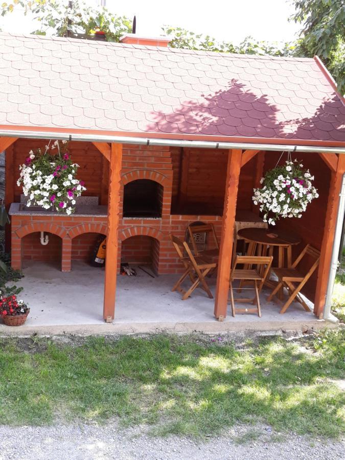 Molnár Vendeghaz Acomodação com café da manhã Praid Exterior foto