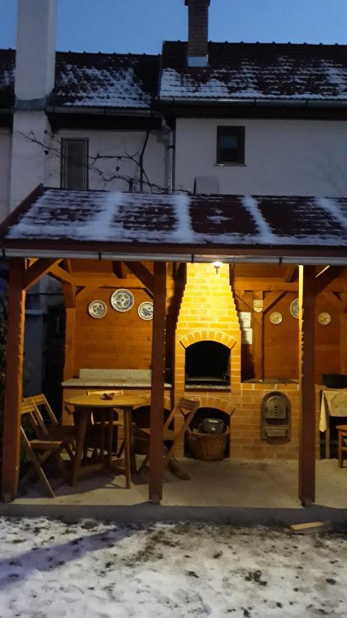 Molnár Vendeghaz Acomodação com café da manhã Praid Exterior foto